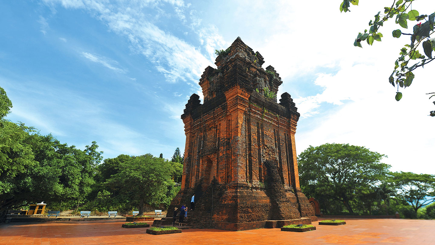Di tích lịch sử Tháp Nhạn