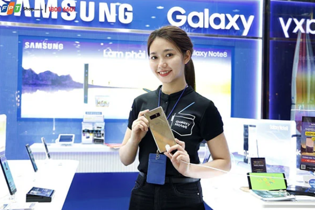 đồng phục nhân viên bán điện thoại