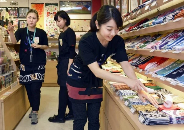 Mẫu đồng phục nhân viên bán hàng