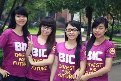 Chọn màu sắc áo nhóm đặc trưng