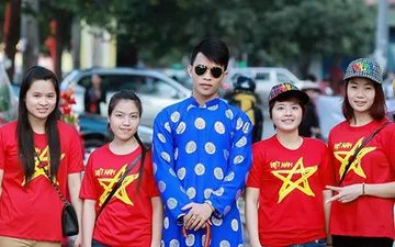 Tìm kiếm địa chỉ mua áo phông hình lá cờ chất lượng tại TP HCM