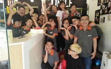 Mẫu áo thun đồng phục trà sữa Uncle Tea