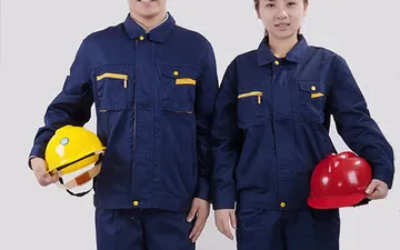 Bảng giá in áo công nhân theo yêu cầu