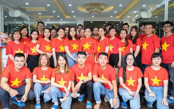 Mẫu áo cờ đỏ sao vàng Viện Thẩm Mỹ DIVA 