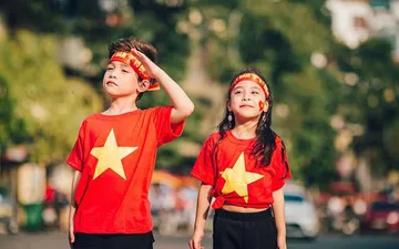 Lưu ý quan trọng khi mua áo cờ Việt Nam cho trẻ em