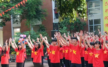 Lưu ý lựa chọn áo cờ đỏ sao vàng cho em bé nhỏ bạn cần phải biết