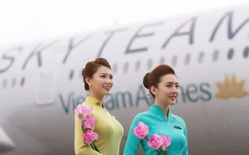 Xu hướng thiết kế áo dài đồng phục sang trọng, bắt mắt