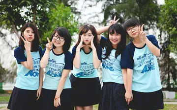 Điểm độc đáo từ áo đồng phục lớp raglan