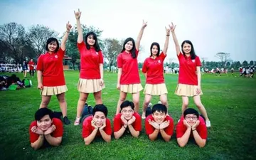 Sự phổ biến của áo phông đồng phục có cổ