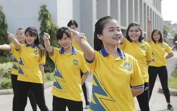 Nên hay không lựa chọn áo thun đồng phục có cổ?