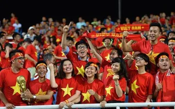 Hình ảnh băng rôn cổ vũ bóng đá đẹp, nổi bậc tại Việt Nam