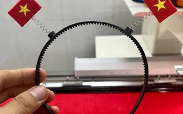 Bờm Tóc/Cài Tóc Gắn Lá Cờ Đỏ Sao Vàng – Mừng Quốc Khánh 2/9 Cho Mẹ & Bé