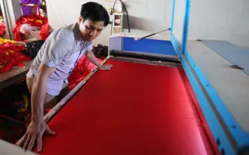 Mách bạn cách mua băng rôn cổ vũ bóng đá Việt Nam giá rẻ, chất lượng 
