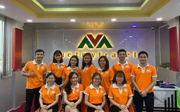 Top 21+ Mẫu đồng phục công ty du lịch nổi tiếng nhất