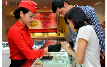 Bí quyết thiết kế đồng phục công ty vàng bạc đá quý, trang sức đẹp chuyên nghiệp