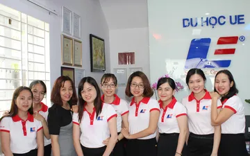 Có nên may đồng phục giá rẻ sử dụng không?