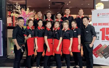 Top 10+ Mẫu áo đồng phục nhân viên quán ăn thiết kế đẹp ấn tượng