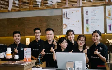 Kinh doanh quán cafe có cần thiết kế áo đồng phục riêng không?