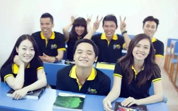 Top 7+ Mẫu đồng phục trung tâm thiết kế đồ họa nổi tiếng