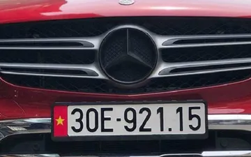 Dịch vụ ép biển ô tô cờ Việt Nam là gì?