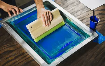 Mực in lưới là gì? Có bao nhiêu loại?