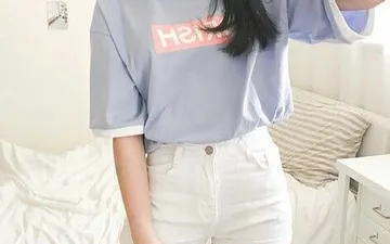 Áo thun trơn tay lỡ  - Item thu hút giới trẻ hiện đại