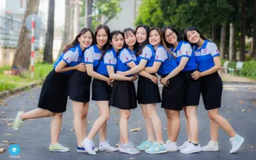 Tại sao chụp hình áo lớp kỷ niệm lại quan trọng?