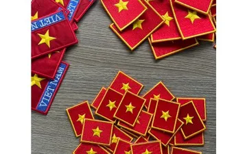 Lá cờ Việt Nam thêu ủi áo sơ mi, áo thun, balo, mũ, nón 