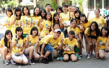 Làm sao để có mẫu áo thun nhóm đẹp nhưng tiết kiệm?