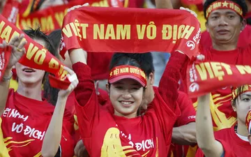 Đồng phục Song Phú - nơi mua băng rôn cổ vũ Việt Nam uy tín, chất lượng