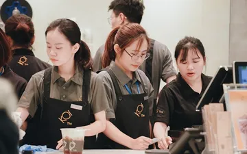 Đồng phục trà sữa the koi