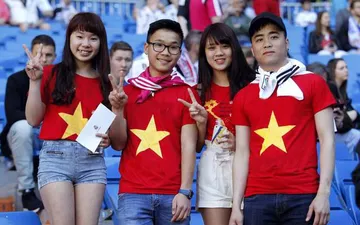 Cờ Việt Nam được coi là biểu tượng của quốc gia Việt Nam, đựng đầy những giá trị lịch sử và văn hóa. Chiêm ngưỡng bức ảnh về cờ Việt Nam sẽ giúp bạn hiểu hơn về ý nghĩa của lá cờ đỏ sao vàng và lòng yêu nước sâu sắc của người dân Việt Nam.