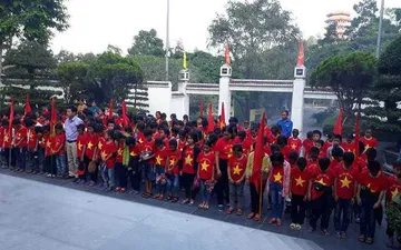 Mẫu áo cờ trường tiểu học Đồng Lộc