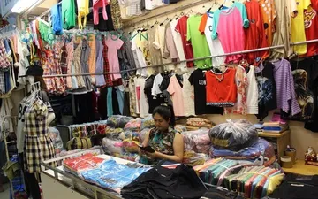 Một số yếu tố cần chú ý khi bán áo thun trơn sỉ và lẻ