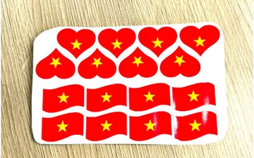 Mua ngay Sticker Dán mặt Cờ Đỏ Sao Vàng - Cùng Cả Nước Hòa Nhịp Cổ Vũ Đội Tuyển Việt Nam 