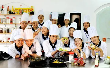 Bật mí ý nghĩa của đồng phục bếp