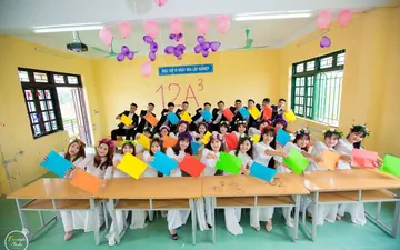 Chia sẻ ý tưởng trang trí lớp chụp kỷ yếu ấn tượng 2022