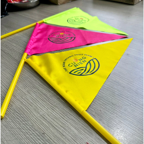 Hình ảnh cờ vẫy in theo yêu cầu - Hình 4