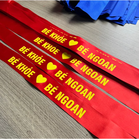 Băng rôn đeo đầu "Bé Khỏe Bé Ngoan"