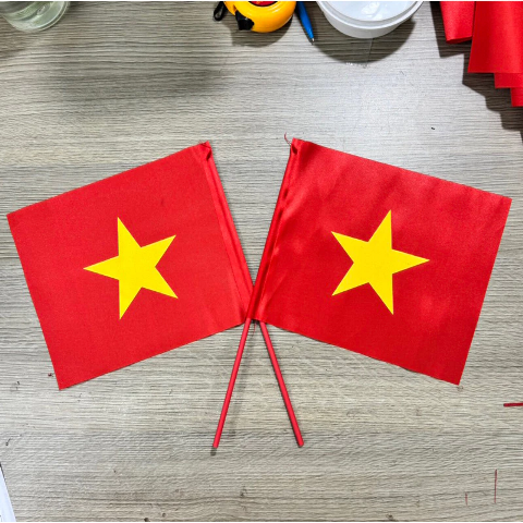 Lá cờ đỏ sao vàng cầm tay - Hình 2