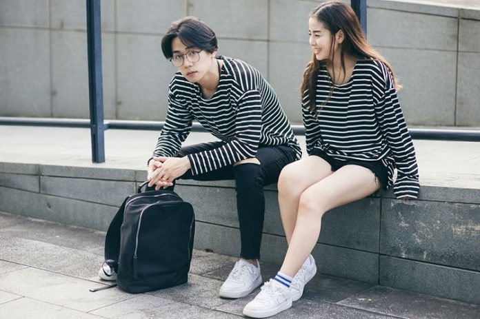 Áo đôi hiện đang là xu hướng chung của giới trẻ