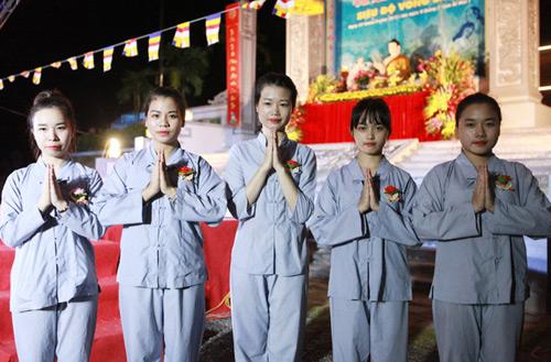 Đồng phục gia đình phật tử cho những người cùng theo đạo