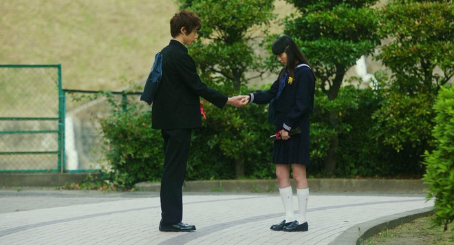 Cúc áo số 2 được xuất hiện từ trong câu chuyện ở Nhật Bản