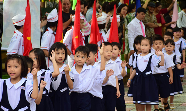 Đồng phục còn là sản phẩm đại diện cho cả một tập thể