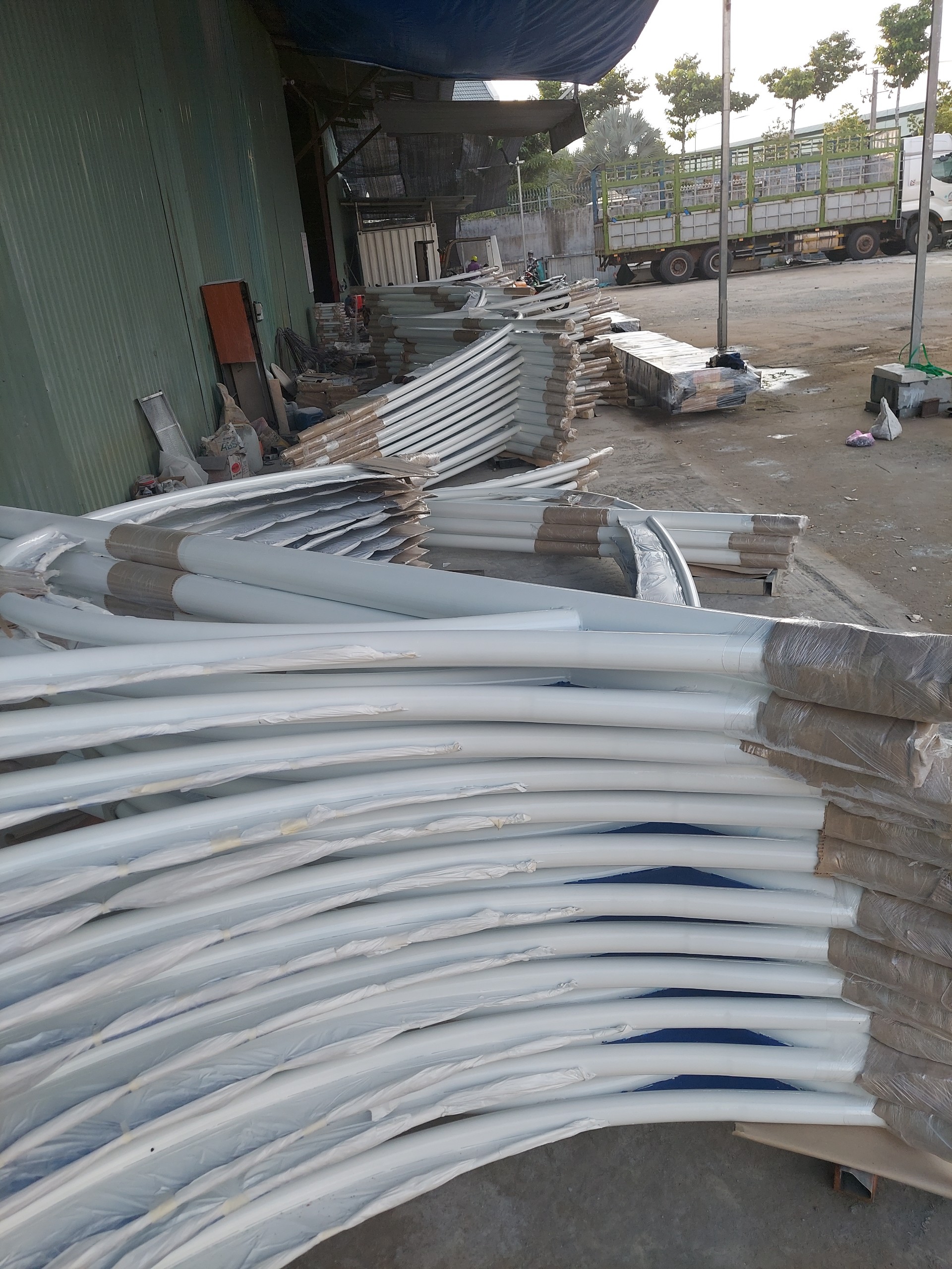 Cần-đèn-trang-tríi-chiếu sáng Cần-đèn-trang-tríi-chiếu sáng