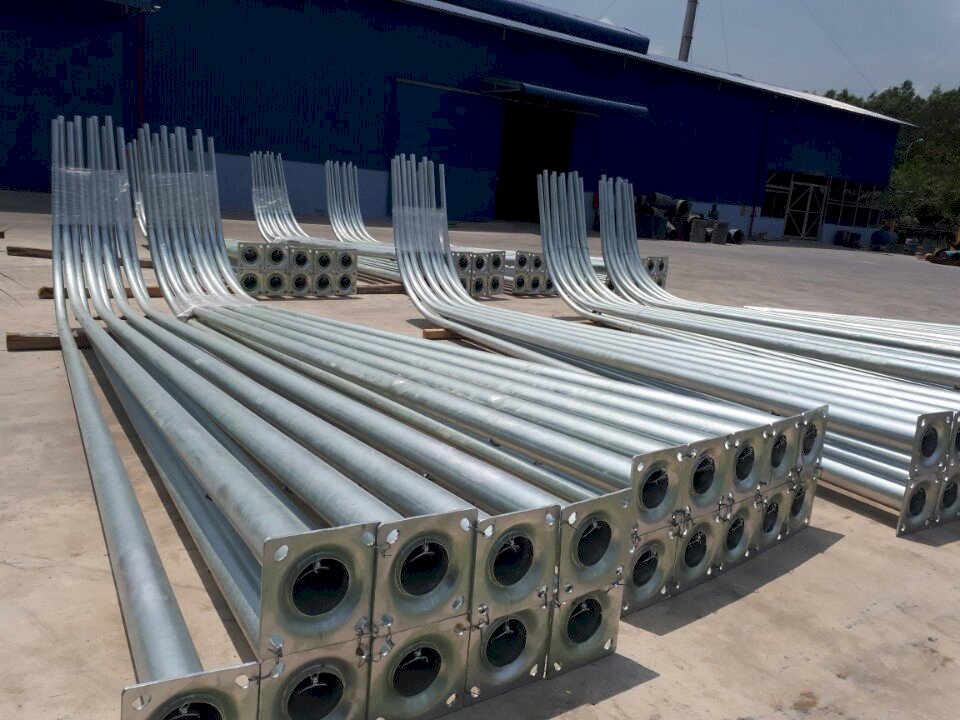 trụ đèn chiếu sáng