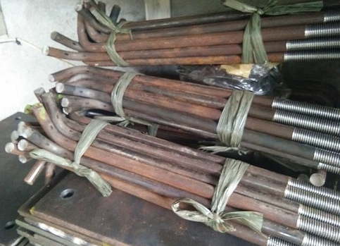 bulong móng trụ đèn