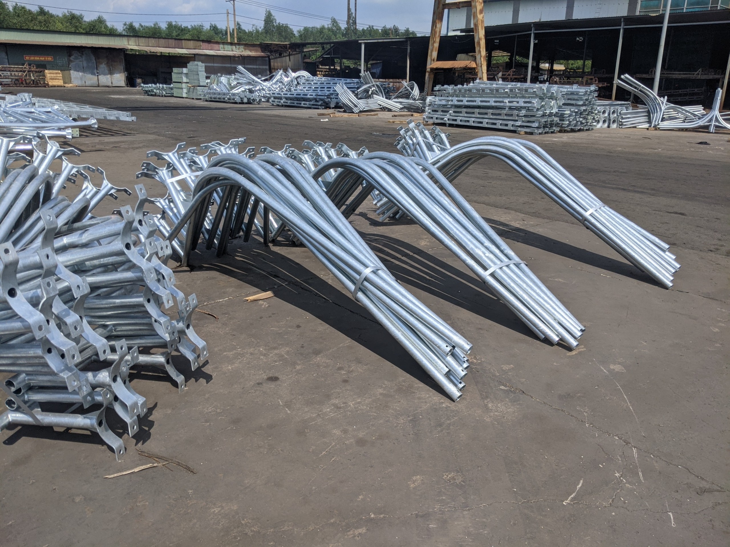 cần đèn bê tông mạ nhúng kẽm nóng cần đèn bê tông mạ nhúng kẽm nóng