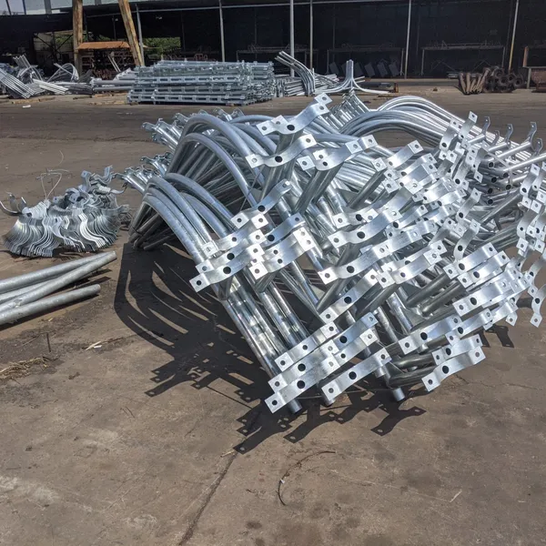 Cần đèn bê tông lý tâm mạ kẽm