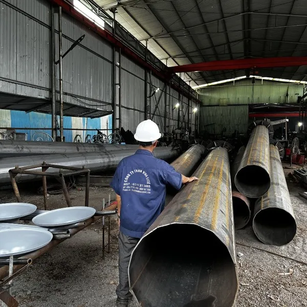 Trụ Đa Giác Giàn Đèn Nâng Hạ